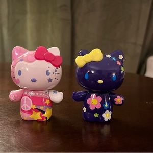 Hello Kitty Urban Vinyl Set of 2 Figurines